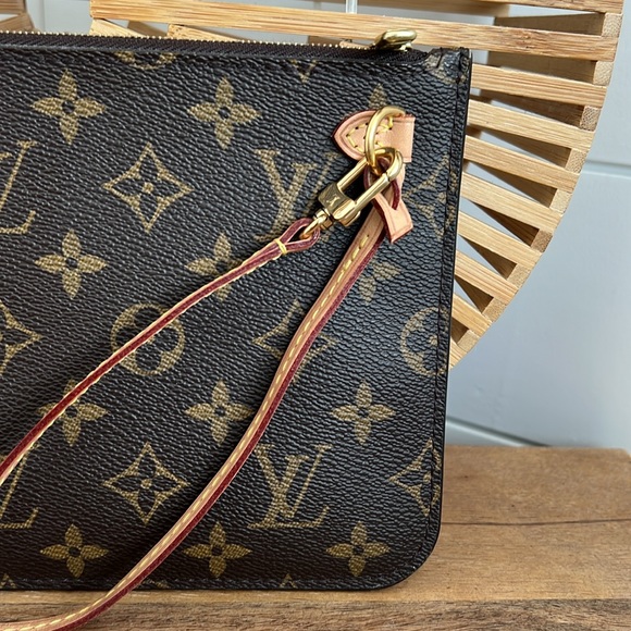 Louis Vuitton monogram Pochette - Picture 3 of 17